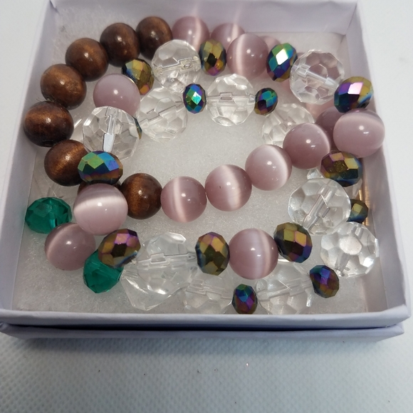 Bracelets - Picture 3 of 4